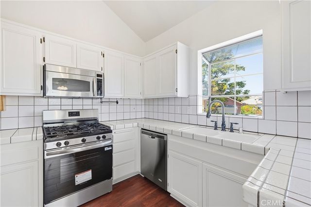 18102 Erik Court 554, Canyon Country, CA 91387