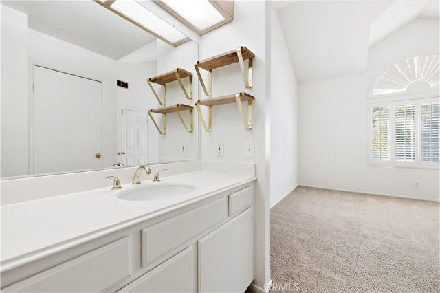 18102 Erik Court 554, Canyon Country, CA 91387