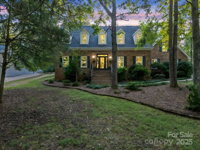 8503 Foxbridge Drive 16, Matthews, NC 28104