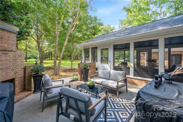 8503 Foxbridge Drive 16, Matthews, NC 28104