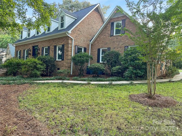 8503 Foxbridge Drive 16, Matthews, NC 28104