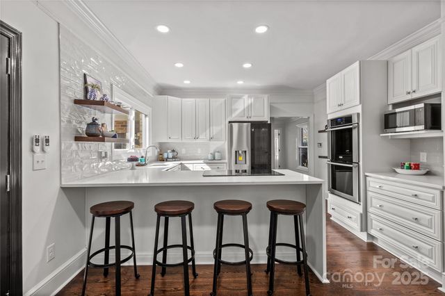 8503 Foxbridge Drive 16, Matthews, NC 28104