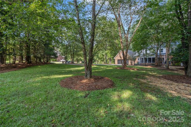 8503 Foxbridge Drive 16, Matthews, NC 28104