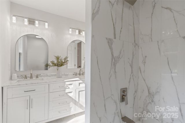 8503 Foxbridge Drive 16, Matthews, NC 28104
