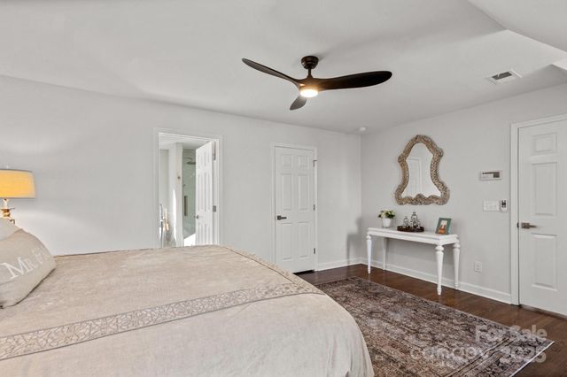 8503 Foxbridge Drive 16, Matthews, NC 28104