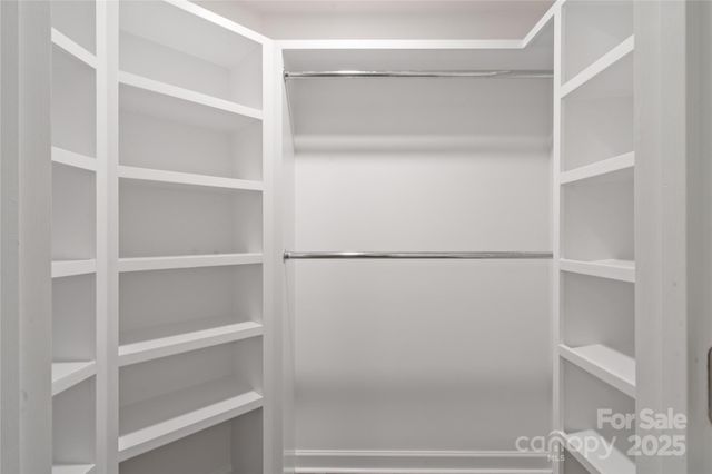 8503 Foxbridge Drive 16, Matthews, NC 28104