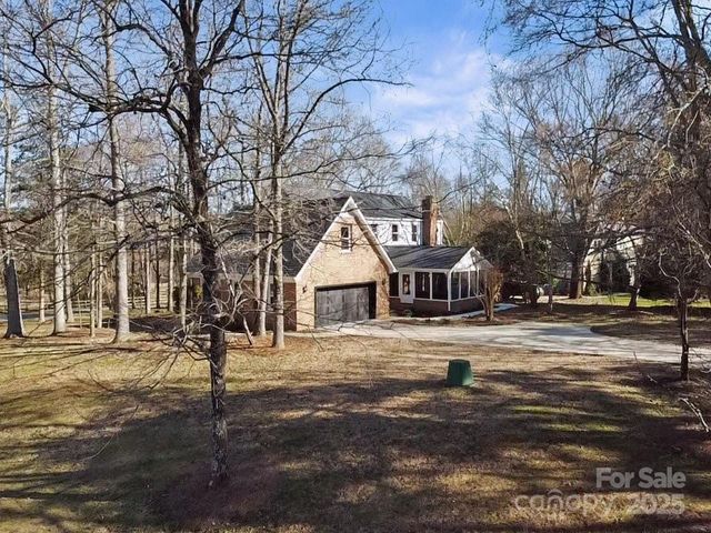 8503 Foxbridge Drive 16, Matthews, NC 28104
