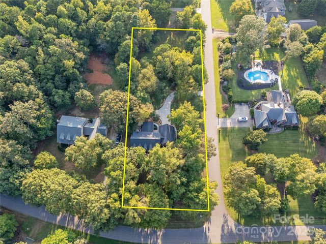 8503 Foxbridge Drive 16, Matthews, NC 28104