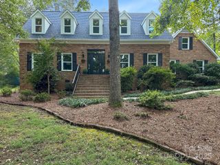 8503 Foxbridge Drive 16, Matthews, NC 28104