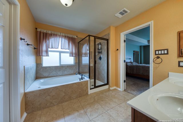 909 Armour, Cibolo, TX 78108