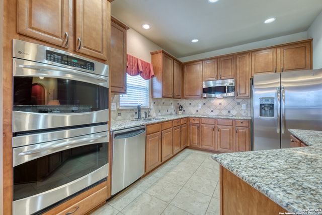 909 Armour, Cibolo, TX 78108