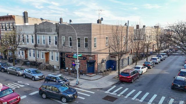 552 Grandview Avenue, Ridgewood, NY 11385