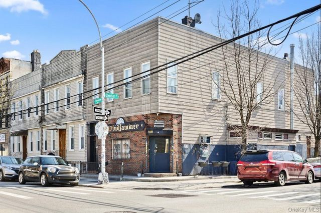 552 Grandview Avenue, Ridgewood, NY 11385