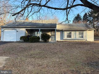 4 ALAN PL, Sicklerville, NJ 08081