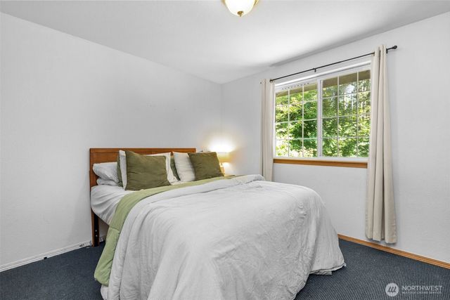17504 Loop Lane SE, Yelm, WA 98597