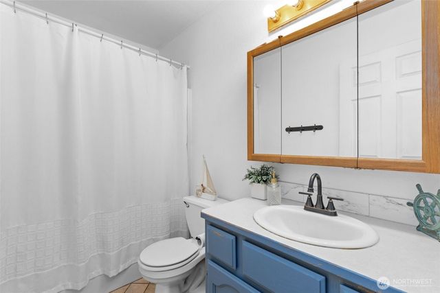 17504 Loop Lane SE, Yelm, WA 98597