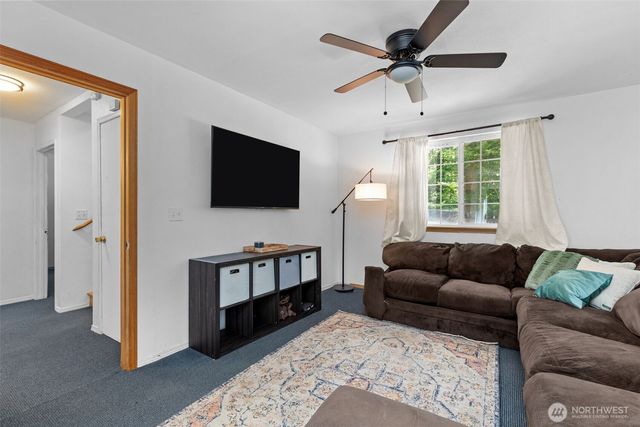 17504 Loop Lane SE, Yelm, WA 98597