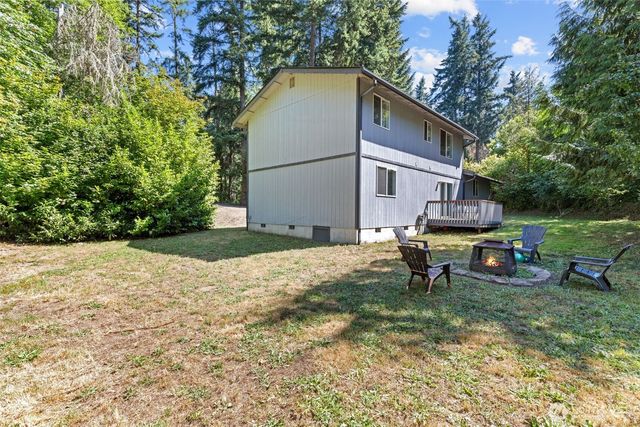 17504 Loop Lane SE, Yelm, WA 98597
