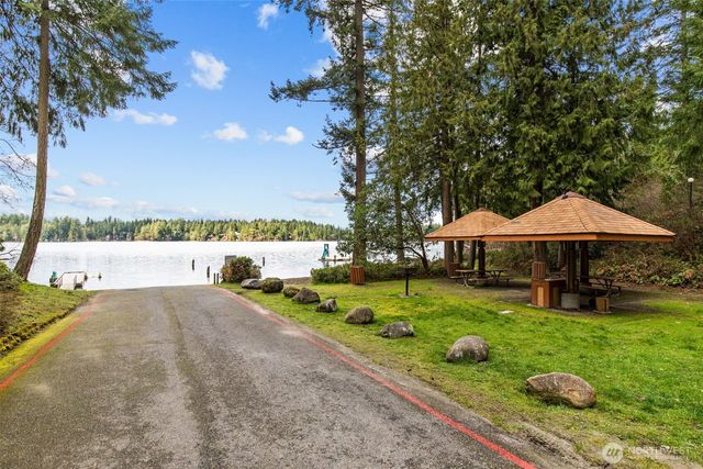 17504 Loop Lane SE, Yelm, WA 98597