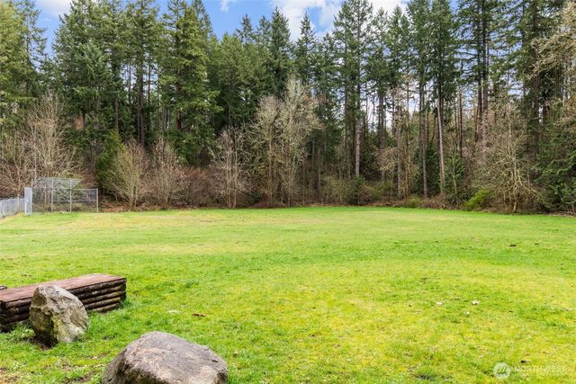 17504 Loop Lane SE, Yelm, WA 98597
