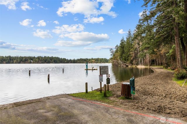 17504 Loop Lane SE, Yelm, WA 98597