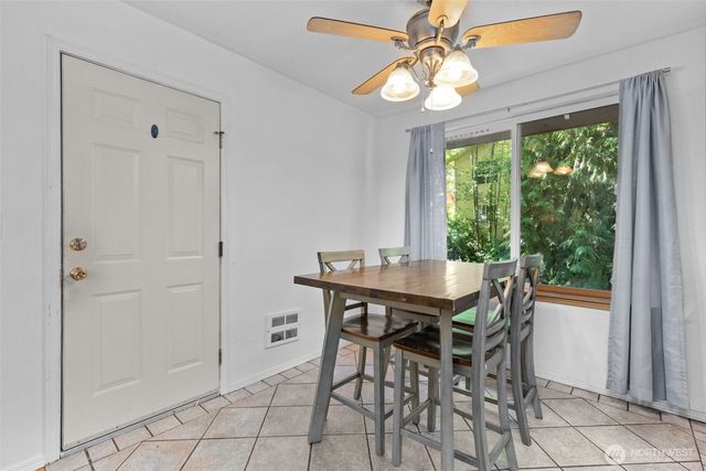17504 Loop Lane SE, Yelm, WA 98597
