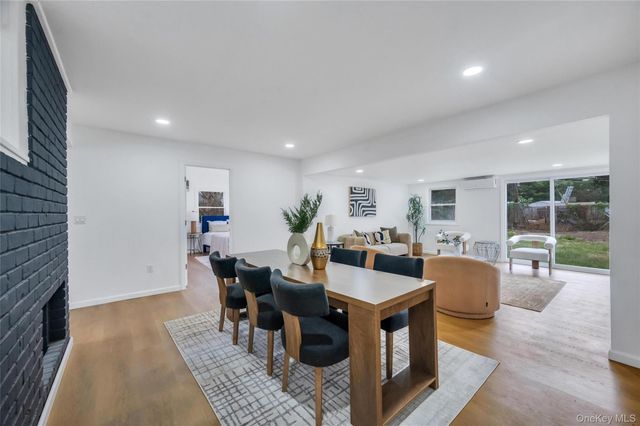 82 Scooter Lane, Hicksville, NY 11801