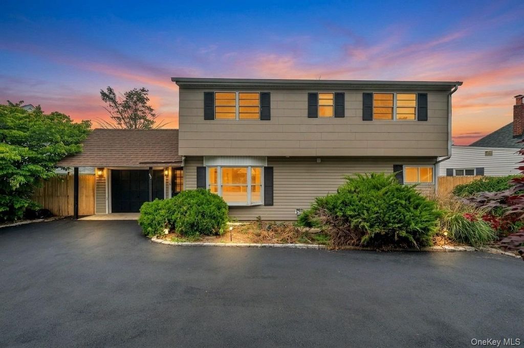 82 Scooter Lane, Hicksville, NY 11801