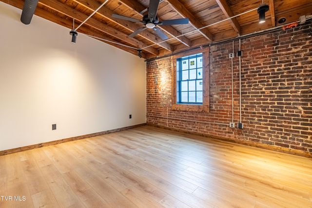 453 East Main Street 800, Kingsport, TN 37660