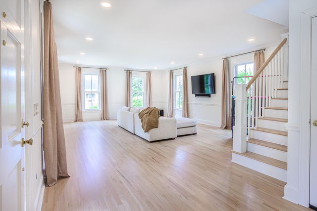 112 Middle Street, Mount Pleasant, SC 29464