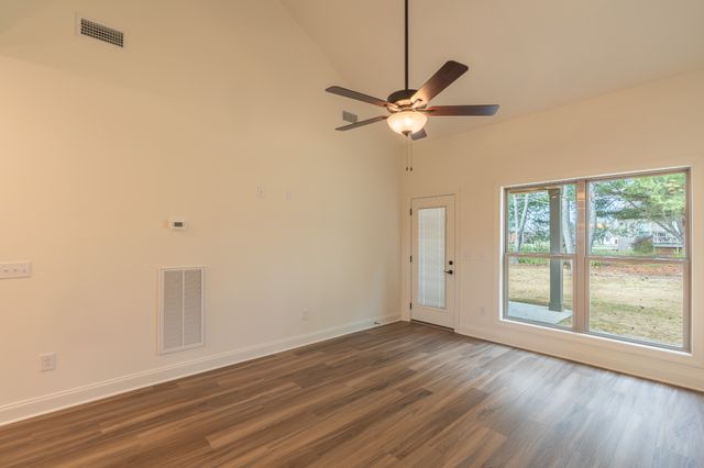 347 Estates Drive, Smithville, TN 37166