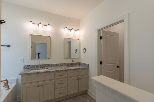 347 Estates Drive, Smithville, TN 37166