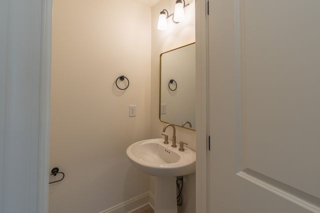 347 Estates Drive, Smithville, TN 37166