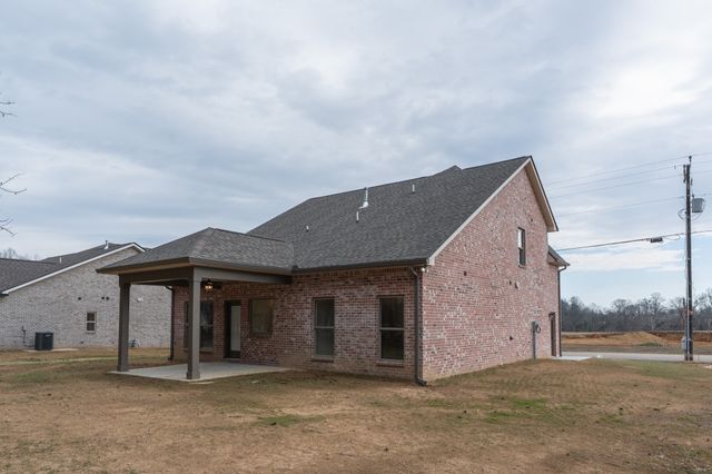347 Estates Drive, Smithville, TN 37166
