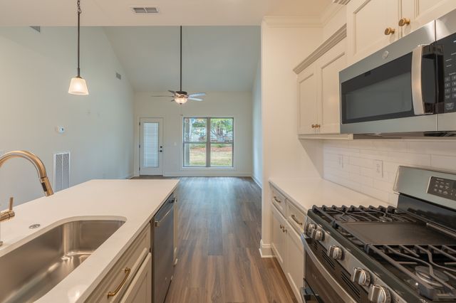 347 Estates Drive, Smithville, TN 37166