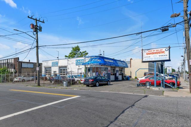 708 Burnside Avenue, Inwood, NY 11096