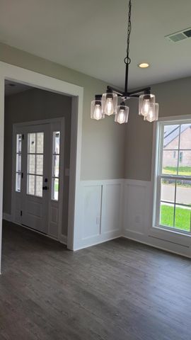 168 NE Whitley Way, Georgetown, KY 40324