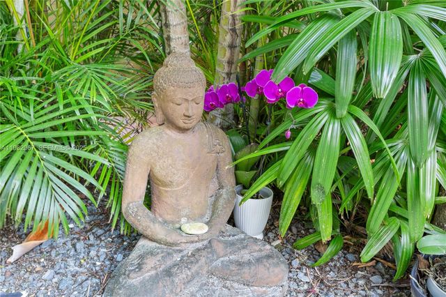 737 Alhambra Cir, Coral Gables, FL 33134