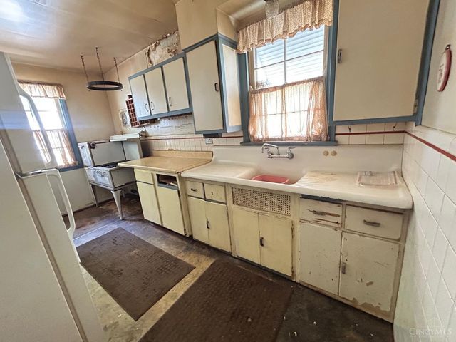 20 Sherry Road, Wyoming, OH 45215