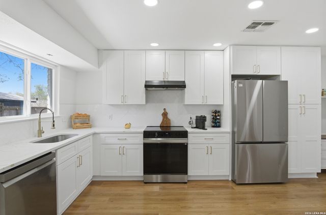 12310 VALLEY FORGE CIR, San Antonio, TX 78233