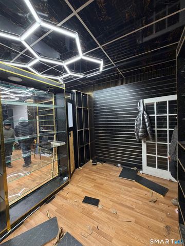 669 East Main Street, Waterbury, CT 06702