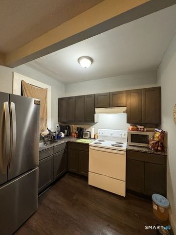 669 East Main Street, Waterbury, CT 06702