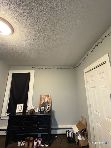 669 East Main Street, Waterbury, CT 06702