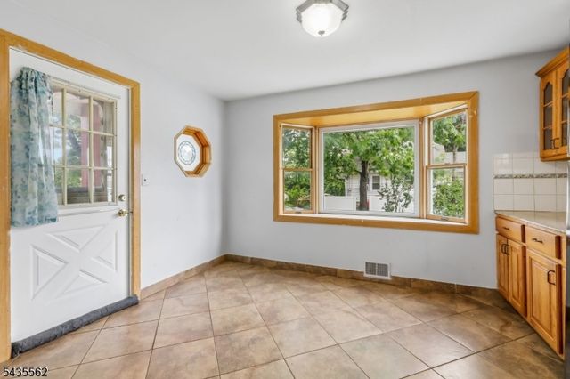 215 Henley Ave, New Milford Boro, NJ 07646