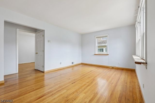 215 Henley Ave, New Milford Boro, NJ 07646