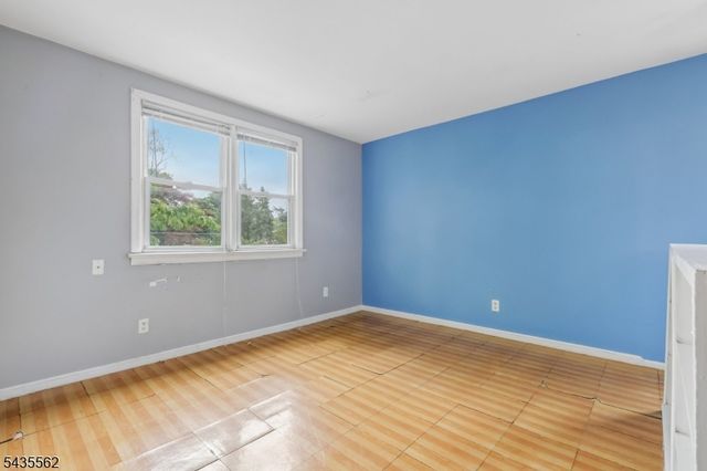 215 Henley Ave, New Milford Boro, NJ 07646