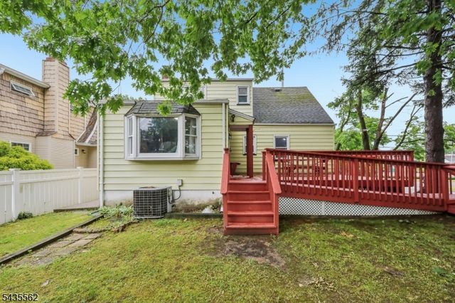 215 Henley Ave, New Milford Boro, NJ 07646
