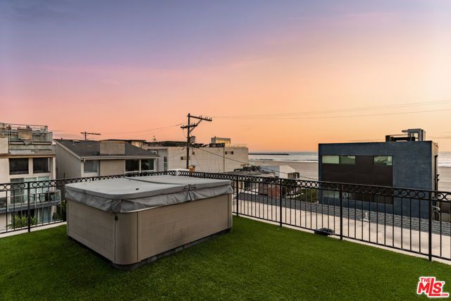17 Privateer Street, Marina Del Rey, CA 90292