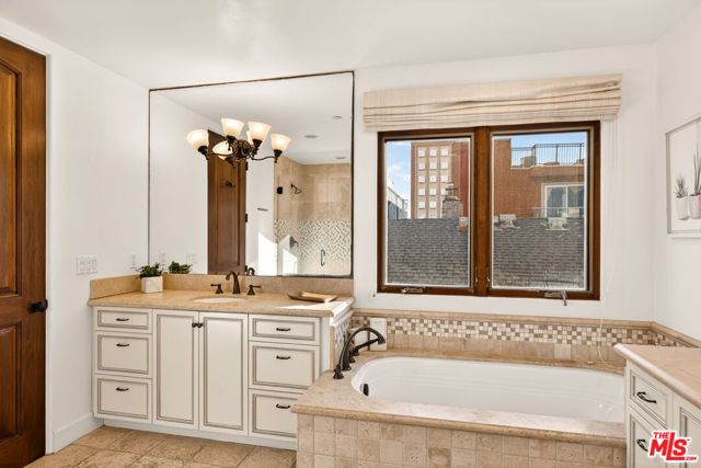 17 Privateer Street, Marina Del Rey, CA 90292