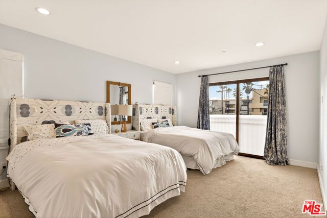 17 Privateer Street, Marina Del Rey, CA 90292
